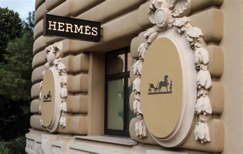 HERMÈS CONTINUES TO INVEST IN ITS PRODUCTION 